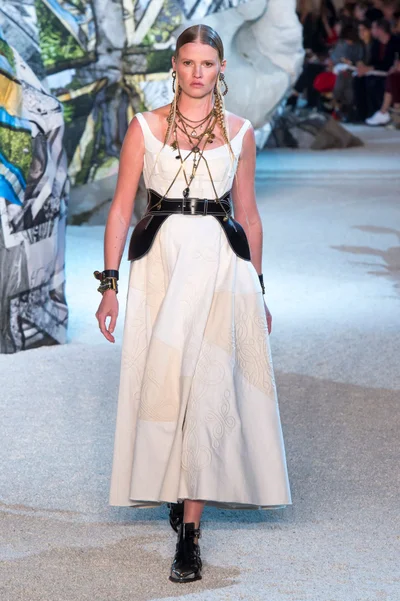 Look 24
